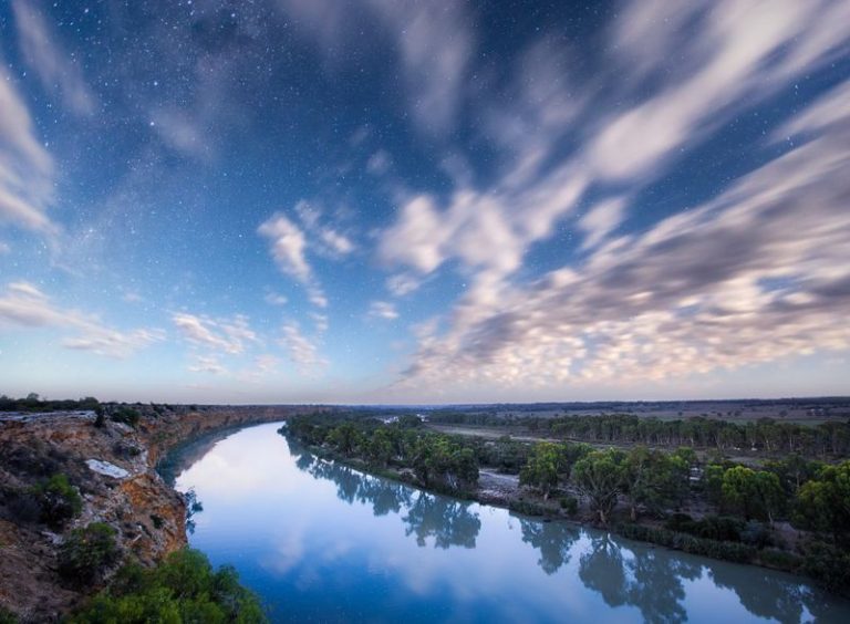 Astrologische Beratung: Zwischen Schicksal und Freiem Willen – Das Paradox der Sternendeutung